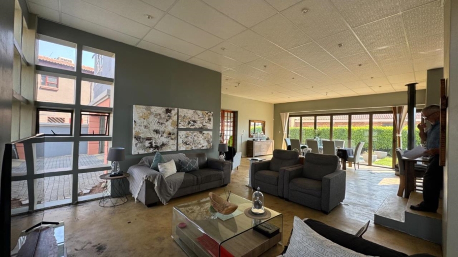 4 Bedroom Property for Sale in Roylglen Gardens Northern Cape